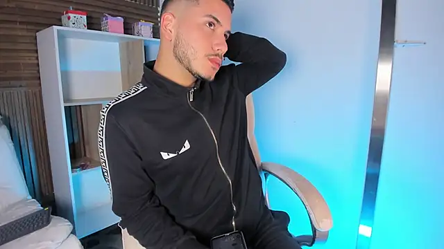 Snapshot of Axel_grey_ chatting on September 18, 12:18 pm Axel grey online show from September 18, 12:18 pm