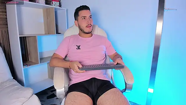 Snapshot of Axel_grey_ chatting on October 5, 1:04 pm Axel grey online show from October 5, 1:04 pm