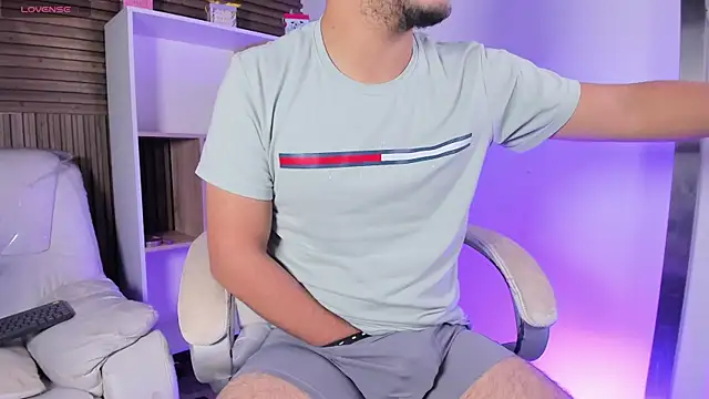 Snapshot of Axel_grey_ chatting on October 10, 1:38 pm Axel grey online show from October 10, 1:38 pm