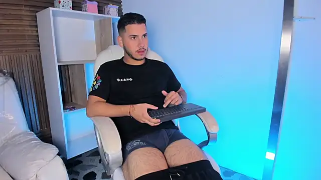 Snapshot of Axel_grey_ chatting on September 22, 1:10 pm Axel grey online show from September 22, 1:10 pm