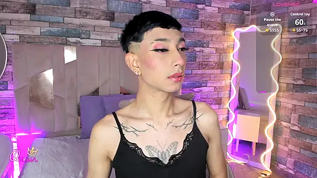 CYRUS TAY online show from June 11, 12:14 pm