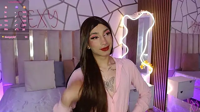 CYRUS TAY online show from March 9, 12:32 pm