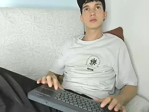 Jheampiiero online show from February 23, 9:05 pm