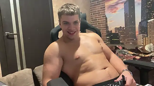 Snapshot of MusclePhantom chatting on October 6, 7:51 pm MusclePhantom online show from October 6, 7:51 pm