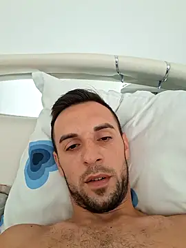 Necunoscutul001 online show from September 12, 6:13 am