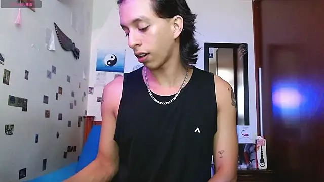 DannyPhantom555 online show from March 24, 8:13 pm