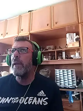 gigolobcn online show from June 20, 4:01 pm