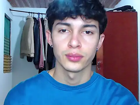 Snapshot of john_vichenso chatting on September 17, 10:11 pm john vichenso online show from September 17, 10:11 pm