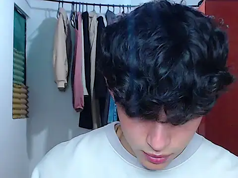 Snapshot of john_vichenso chatting on September 18, 10:12 pm john vichenso online show from September 18, 10:12 pm