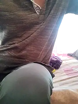 INTERNATIONAL0001 online show from October 5, 7:45 am