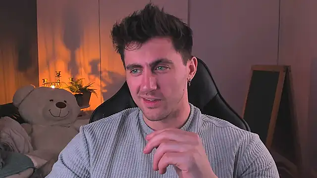 Oscar Miller  online show from October 29, 9:29 pm