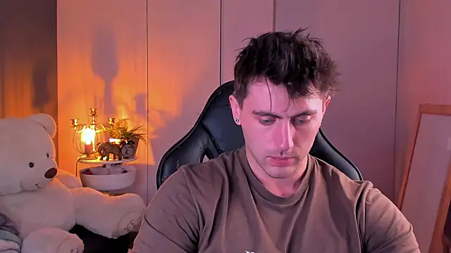 Oscar Miller  online show from October 24, 9:27 pm