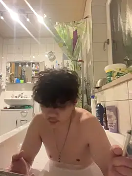 Kingpowerlittel online show from March 10, 9:54 pm