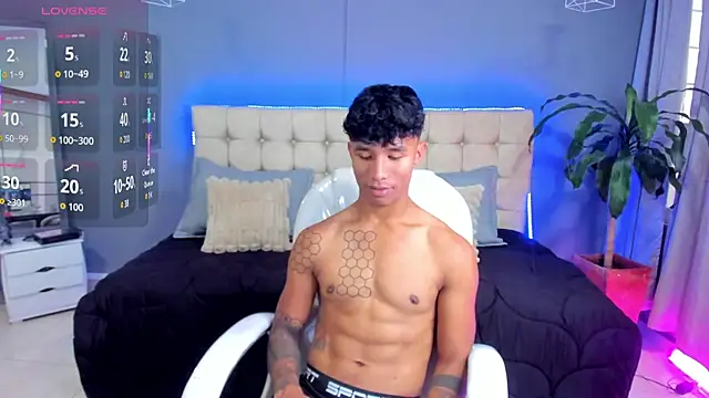 Snapshot of Frank98_ chatting on October 11, 6:56 pm Frank98 online show from October 11, 6:56 pm