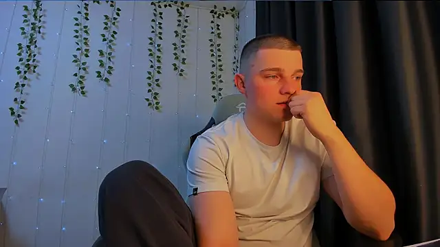 Your Claddagh online show from March 28, 8:53 pm