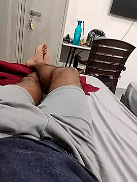 themasklover online show from April 27, 5:41 pm