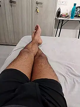 themasklover online show from April 26, 5:10 pm