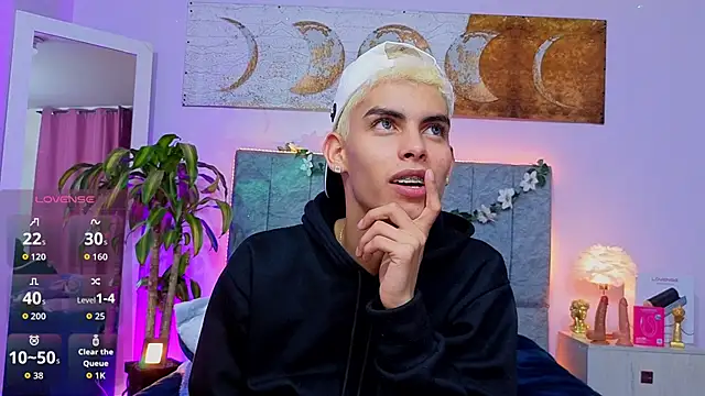 Room 69x online show from February 3, 7:35 am