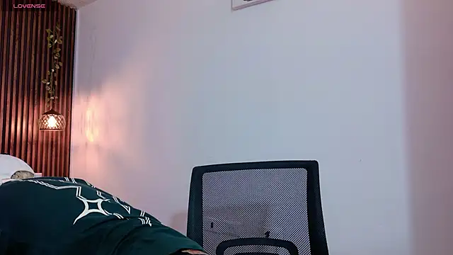 Room 69x online show from February 25, 2:18 pm