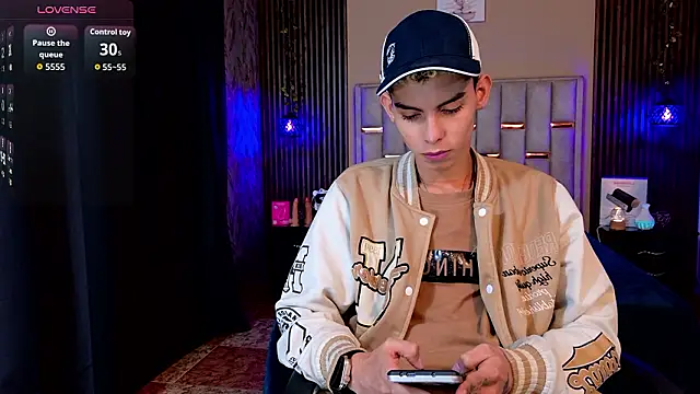 Room 69x online show from March 13, 12:57 pm