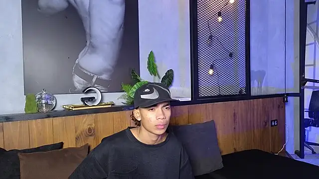 AlanCutee online show from April 21, 12:00 pm