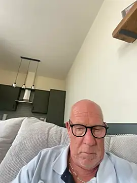 philefc online show from July 6, 10:12 am