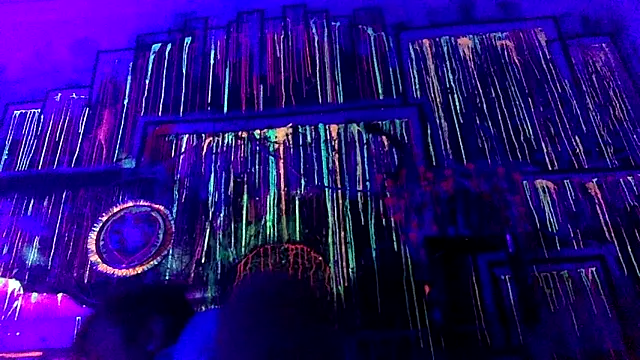 3615-ULLA online show from April 22, 7:29 pm