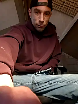 kompiee online show from February 10, 12:32 pm