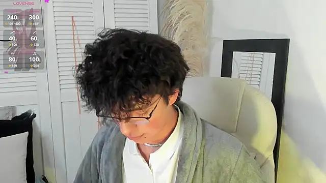 Snapshot of miilo_wolf chatting on October 20, 11:14 am miilo wolf online show from October 20, 11:14 am