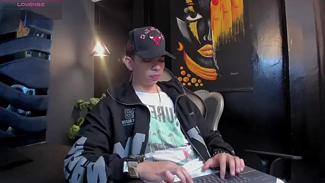 Snapshot of Eryonbradley chatting on October 13, 11:16 am Eryonbradley online show from October 13, 11:16 am