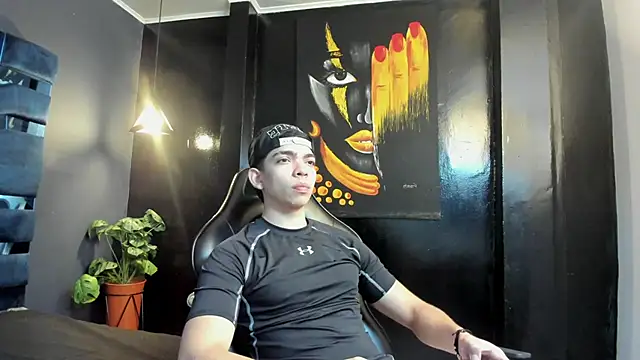 Snapshot of Eryonbradley chatting on October 14, 11:17 am Eryonbradley online show from October 14, 11:17 am