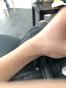 Loulou 2007 online show from October 1, 8:29 am