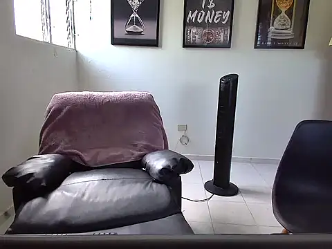 Dollarhot30 online show from April 23, 1:24 pm