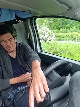 twitshe online show from April 19, 9:20 am