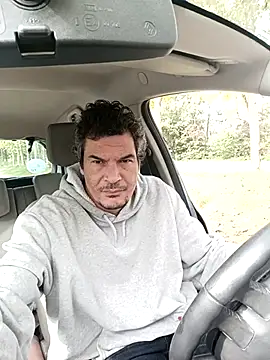 twitshe online show from October 15, 9:39 am