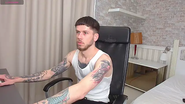 JonahShaw online show from April 8, 4:24 am