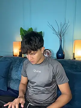 Leo Savage  online show from March 11, 3:24 am