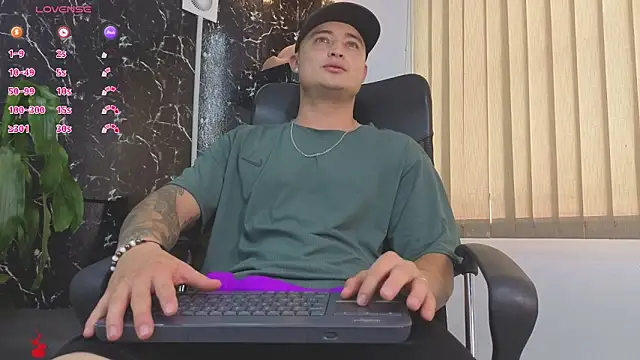 Alexander ferre online show from April 23, 12:29 pm