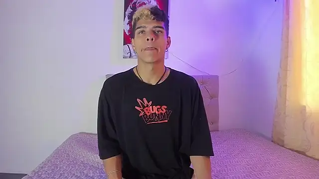 Snapshot of wyatt_3 chatting on October 2, 12:09 pm wyatt 3 online show from October 2, 12:09 pm