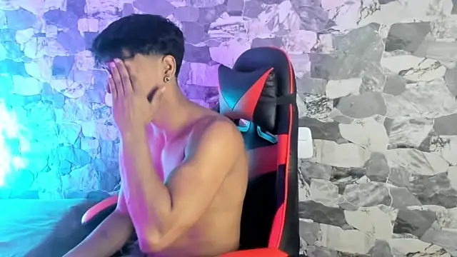 ZYZZ1312 online show from April 21, 4:40 am