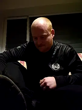 Snapshot of svenni2525 chatting on October 6, 4:39 am svenni2525 online show from October 6, 4:39 am