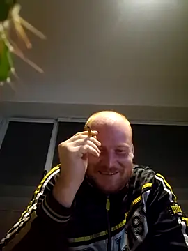 Snapshot of svenni2525 chatting on October 14, 9:44 pm svenni2525 online show from October 14, 9:44 pm
