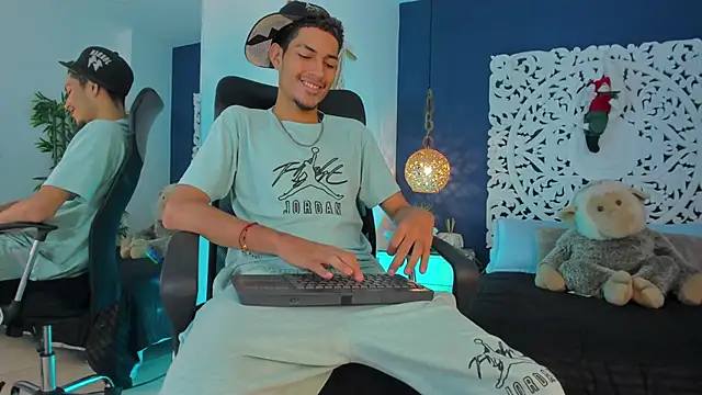 Adonis WB online show from November 19, 2:11 am