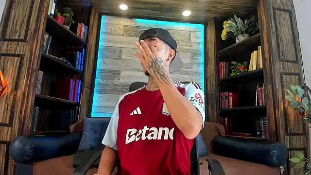 Donovan Desmond online show from September 15, 7:37 pm