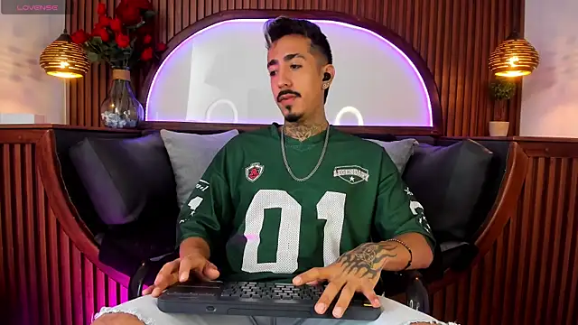 Donovan Desmond online show from March 27, 7:59 pm