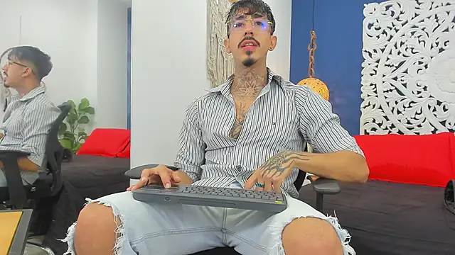 Donovan Desmond online show from September 12, 11:27 pm