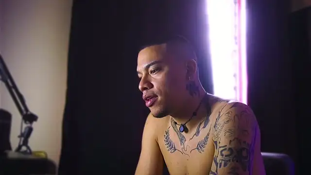 AlphaMasterXxx online show from February 6, 7:11 pm