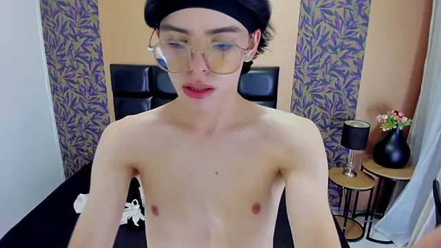 Snapshot of mysterius_boy chatting on September 11, 11:48 pm mysterius boy online show from September 11, 11:48 pm