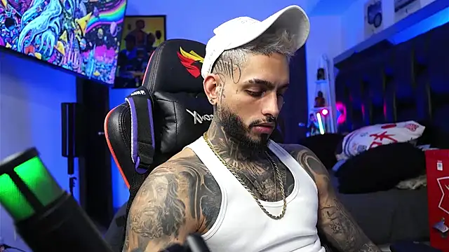 logan hugh8 online show from February 6, 9:39 am