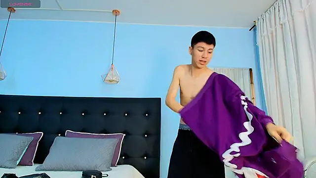 Snapshot of Abraham_horny18 chatting on September 8, 8:19 pm Abraham horny18 online show from September 8, 8:19 pm
